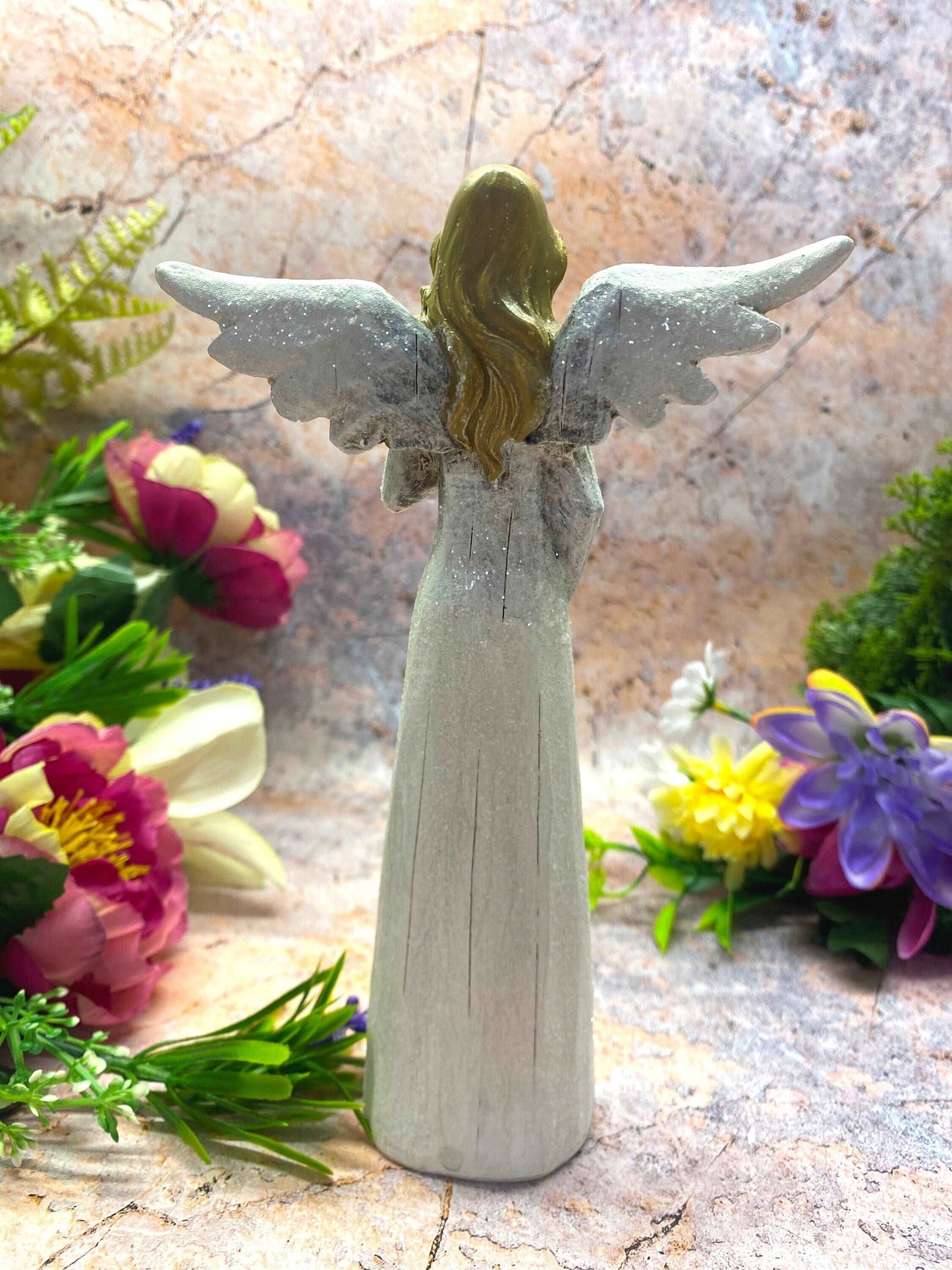 Angel Holding Star Ornament Resin Figure Festive Home Decor Celestial Holiday Accent Spirit of the Season 20x12 cm