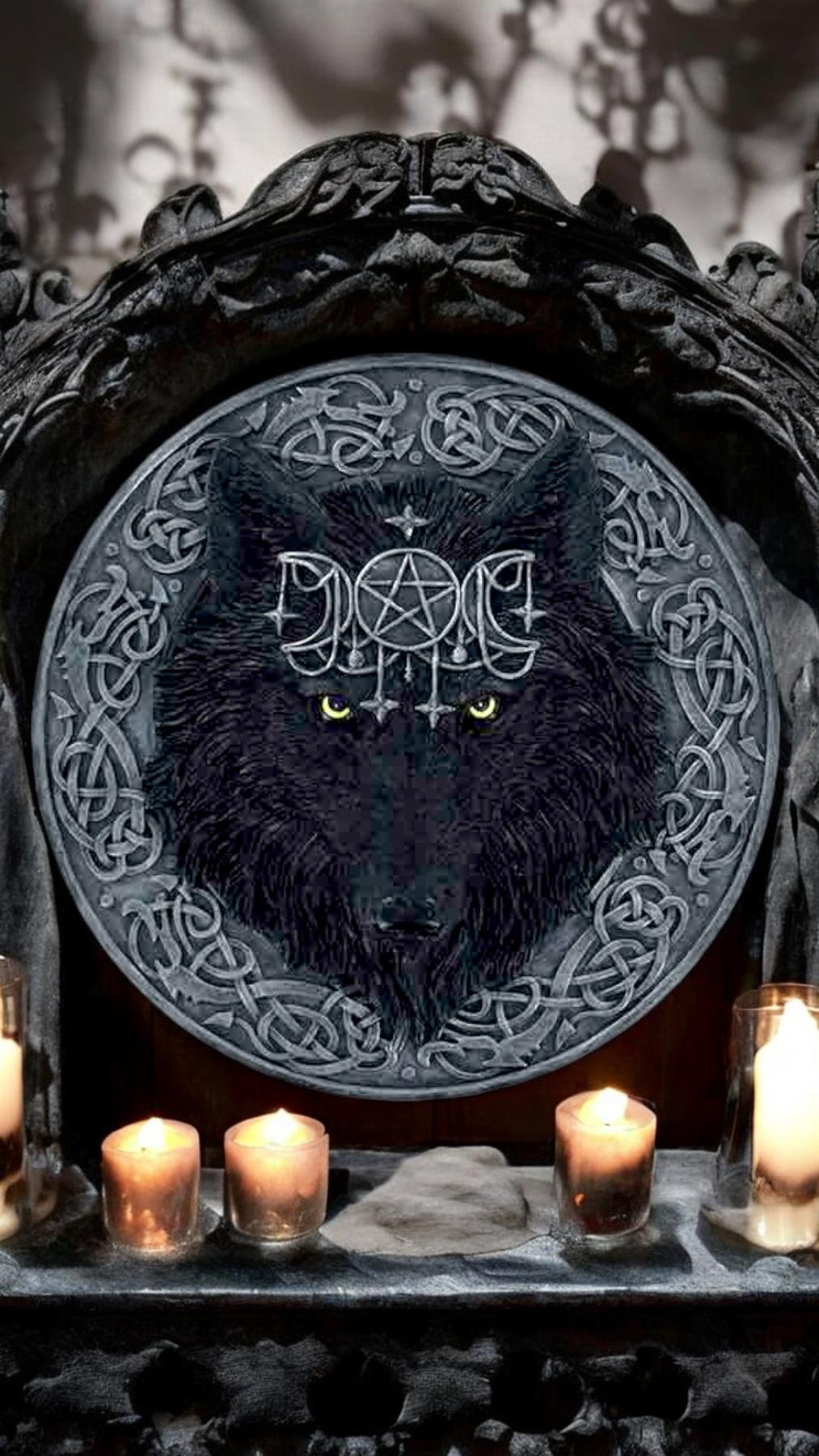 Black Wolf Celtic Pagan Wall Hanging Resin Plaque - Mystical Wiccan Home Decor 20cm