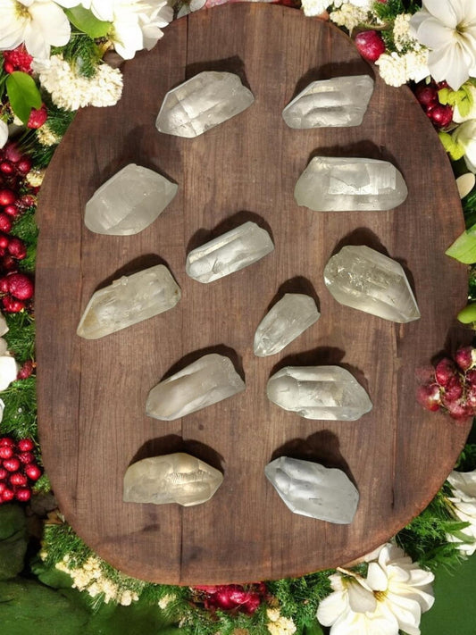 Natural Crystal Quartz Points - 200g Pack of Healing Stones, Energy Amplifying Gemstones (3-4cm) in Organza Pouch