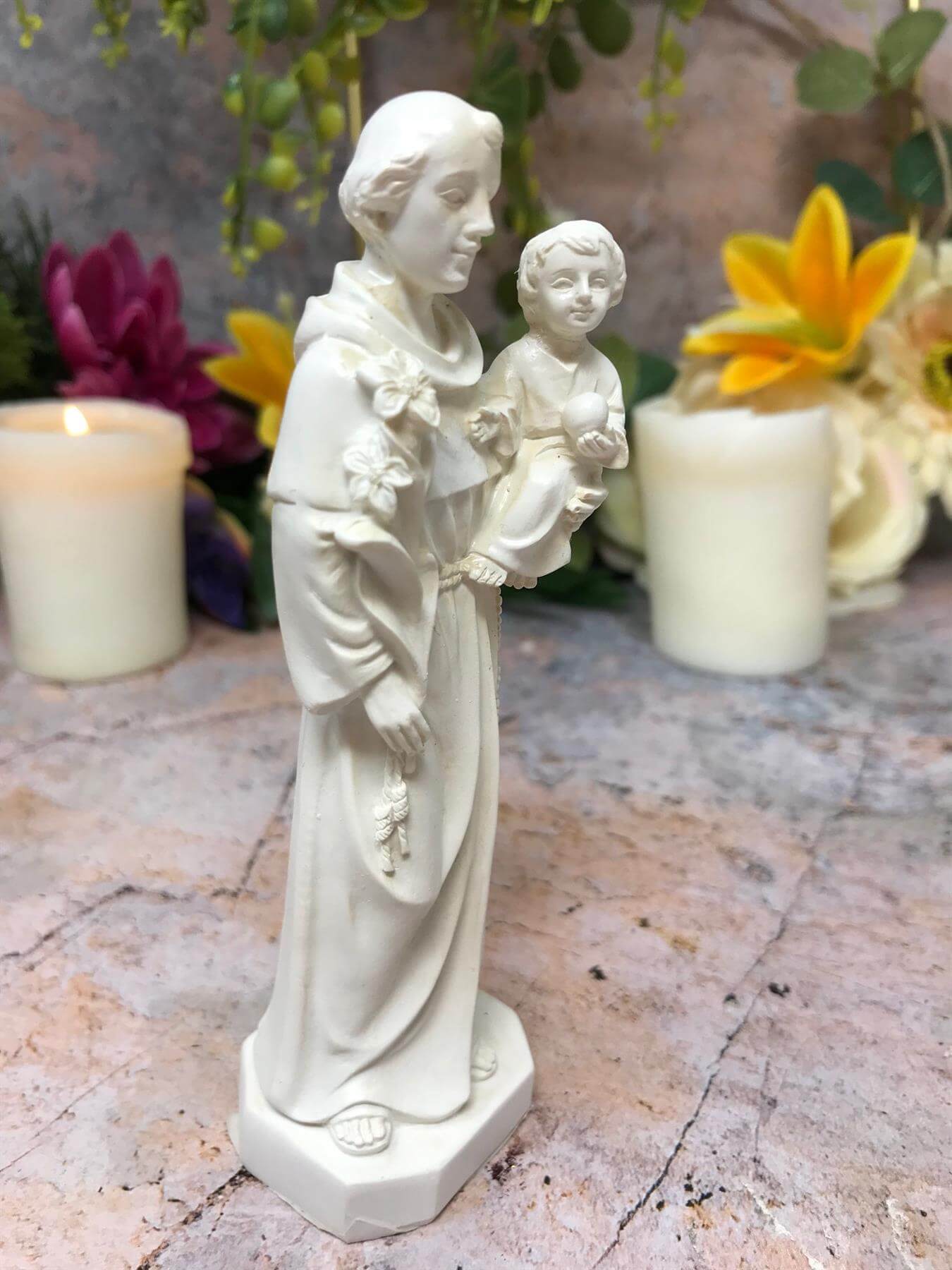 St Anthony with Baby Jesus Statue Religious Ornament Sculpture Catholic FigureSize 13 cm.Hand made from quality designer resin.The item comes packed in its own boxOsiris Craftworks