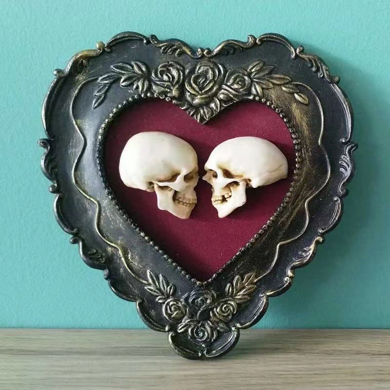Fashion Creative Resin Love Skull Ornaments