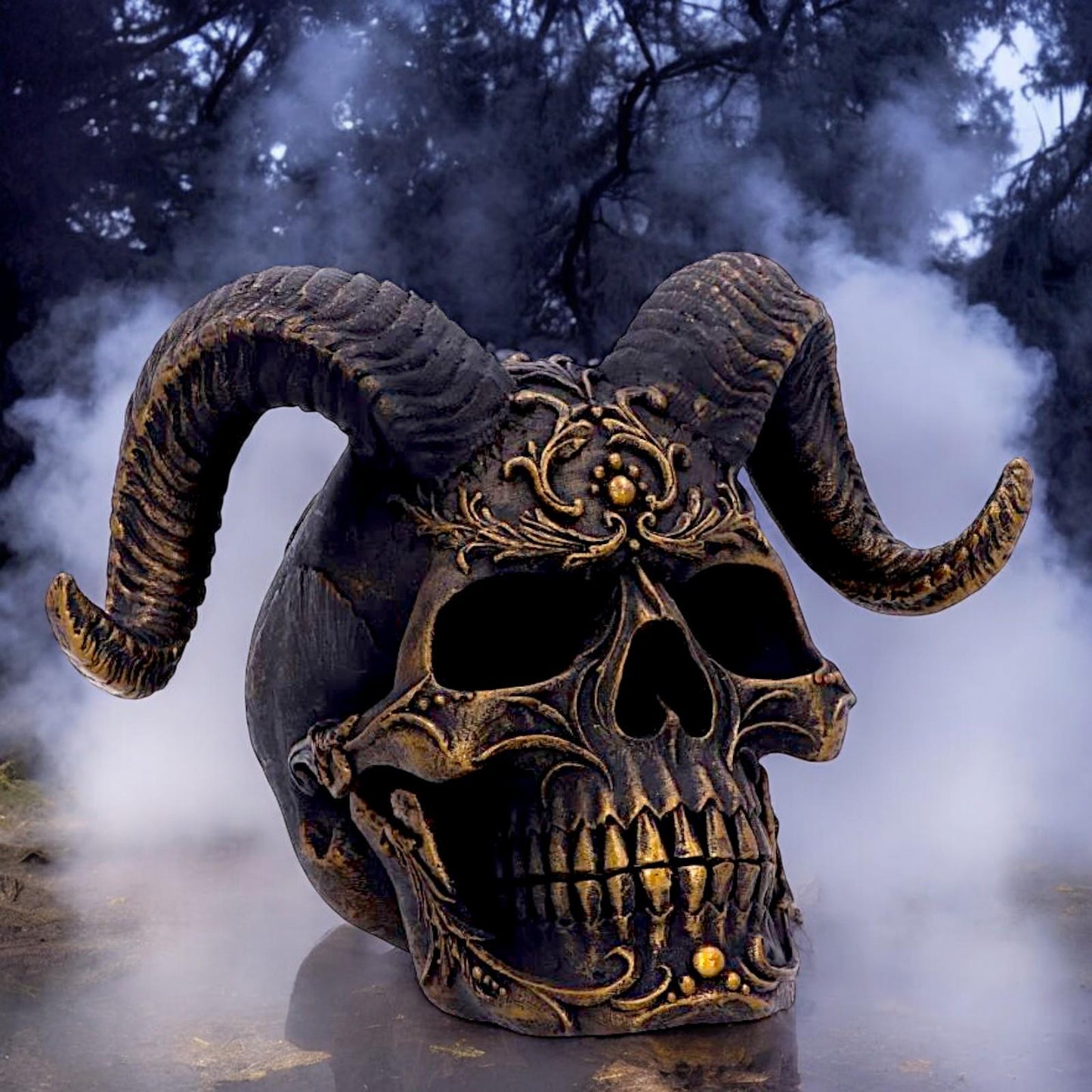 Diabolus Horned Skull Figurine Gothic Demon Skull Ornament Halloween Horror Statue
