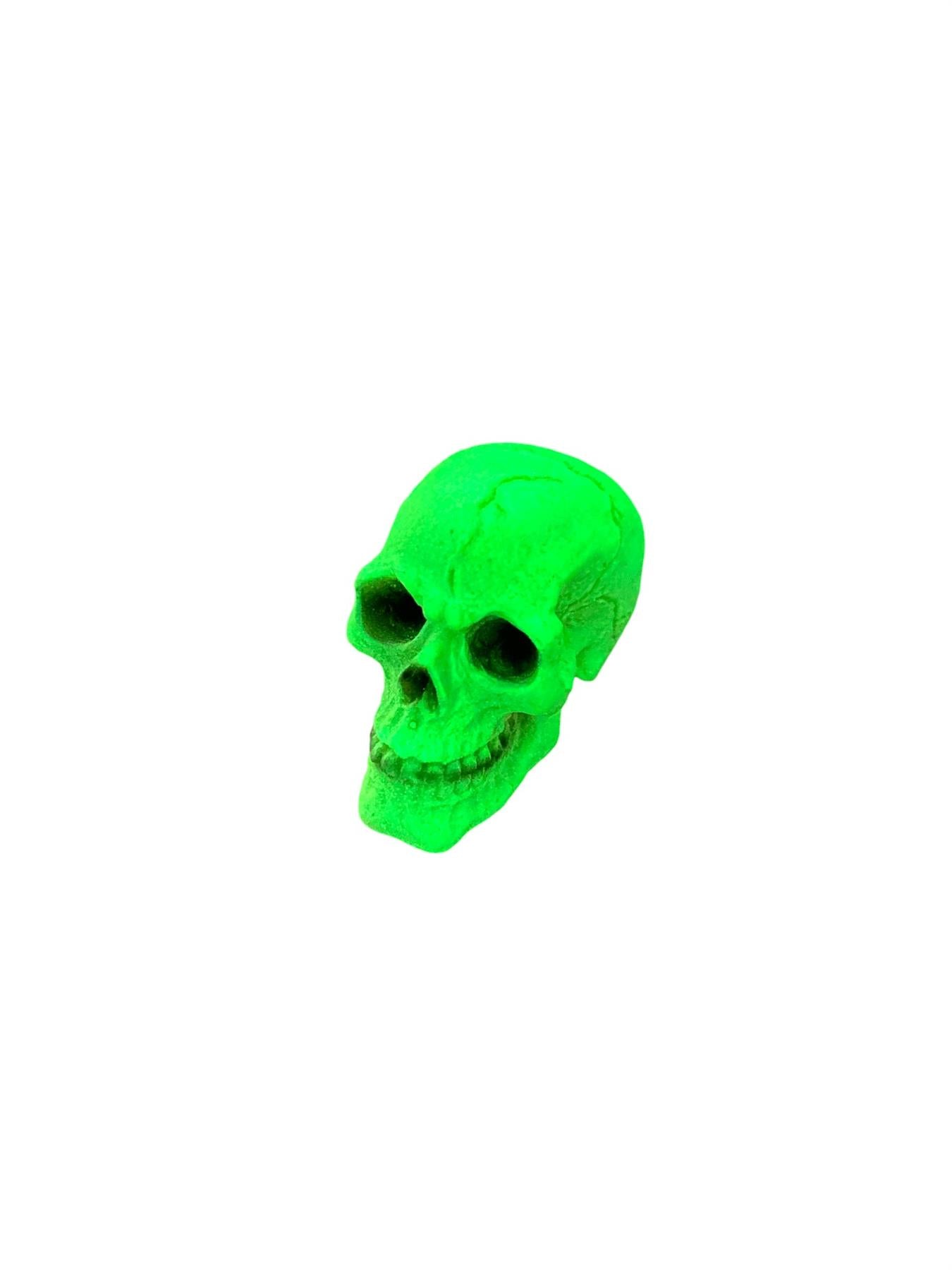 Small Glow-in-the-Dark Gothic Skull Ornament - 5cm Miniature Skeleton Head, Halloween Decor, Spooky Gothic Gift