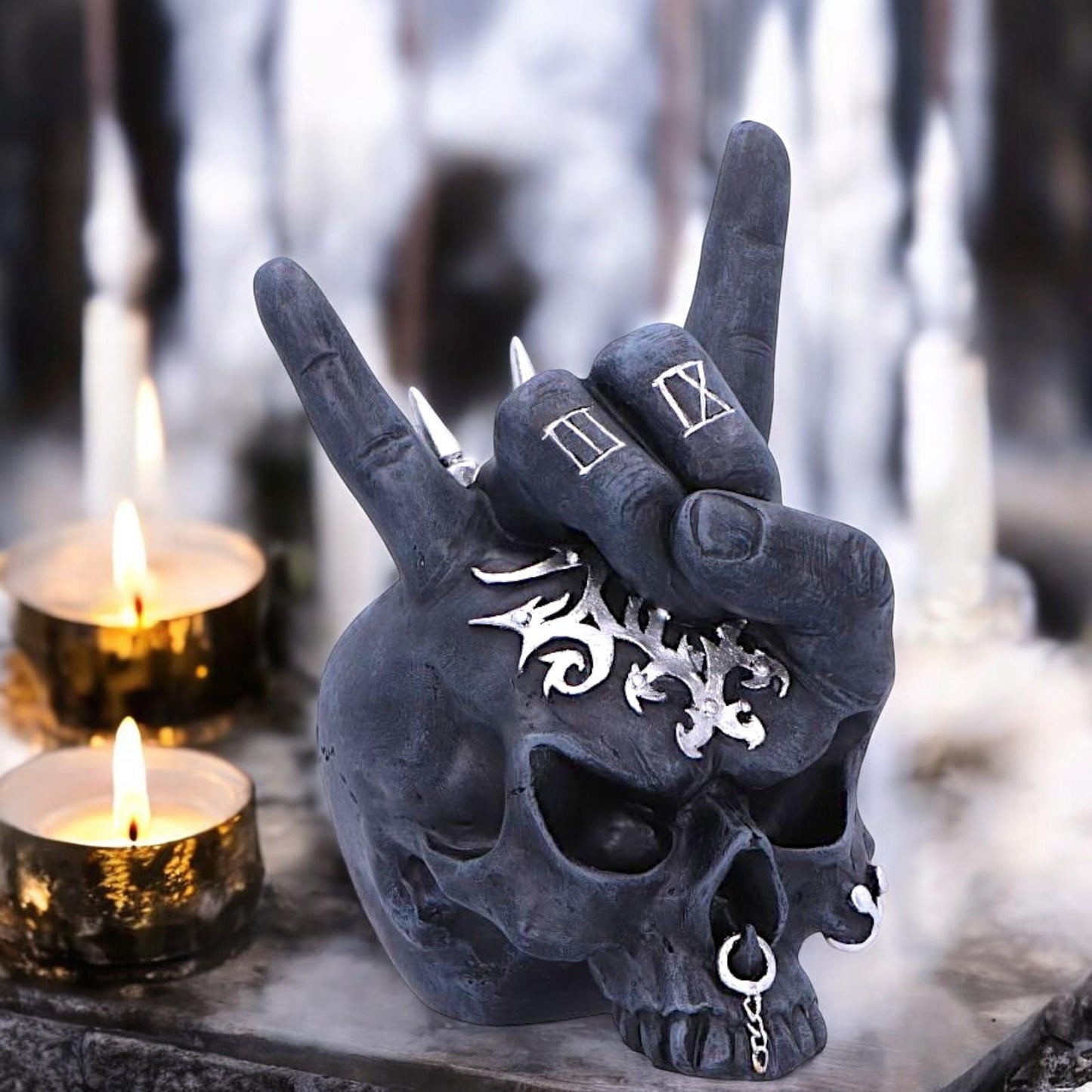 Gothic Skull Horns Ornament | Rock Band Hand Gesture Statue | 17.5cm Hand-Painted Resin Collectible
