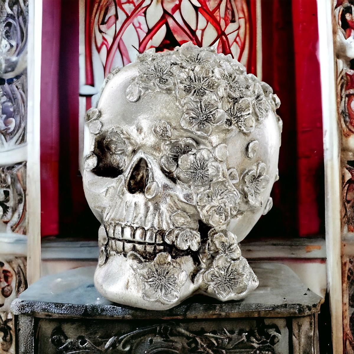 Gothic Silver Skull with Floral Embellishments, Resin Statue 16 x 12.5 cm - Unique Gothic Decor