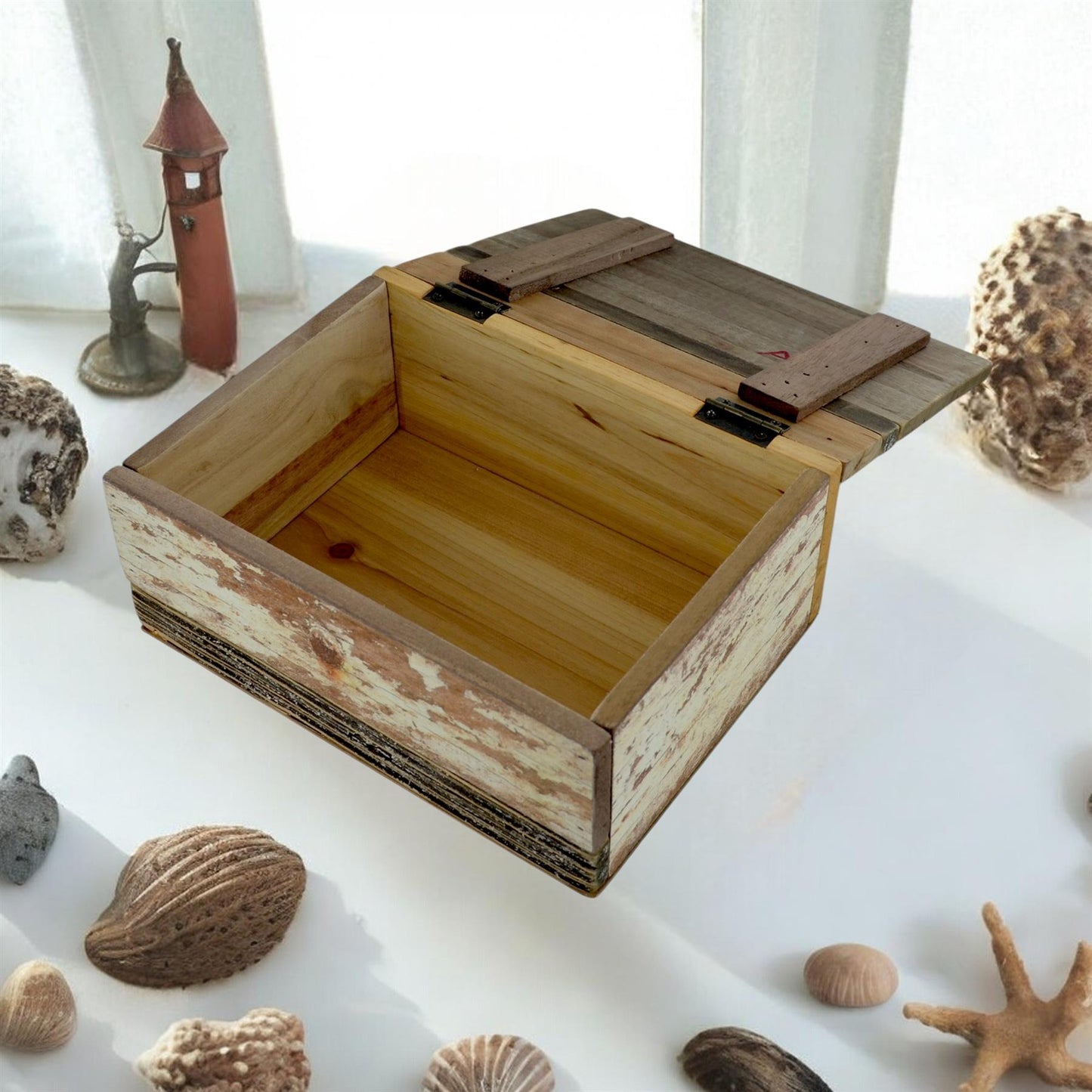 Rustic Nautical Starfish Wooden Box - Reclaimed Wood, Upcycled Design, Unique Home Storage Decor 20 x 15 cm