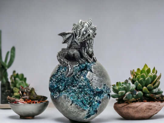 Emerging Dragon Hatchling on Geode - Mystical Fantasy Figurine - Collector&#39;s Resin Dragon Sculpture - Sparkling Crystal Egg - 12.5cm Tall