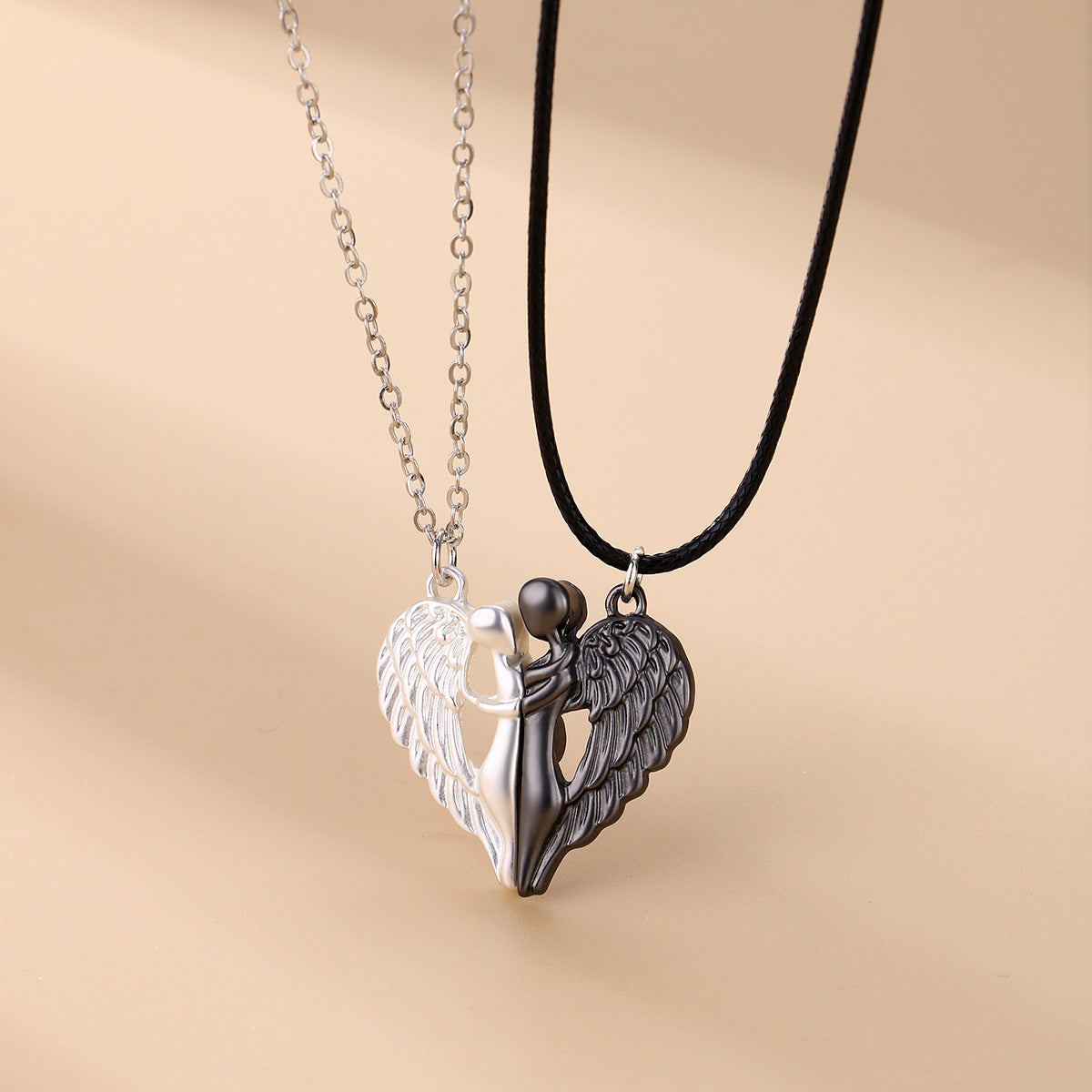 Two Novel Angel Wing Magnetic Couple Necklaces In Different Colors Can Also Be Jewelry For Good Friend To Commemorate Friendship