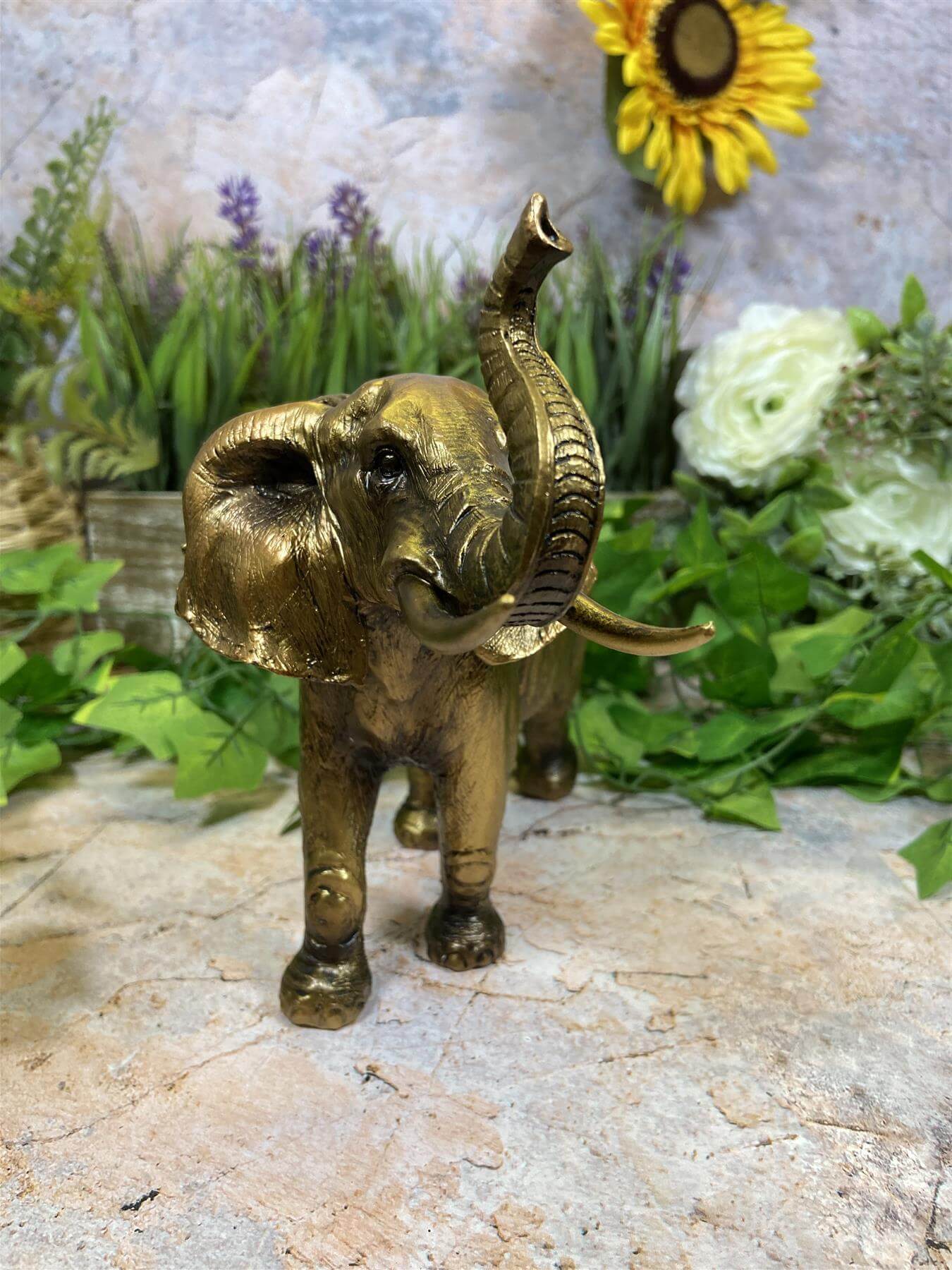 Statue d'éléphant en résine effet doré 24 cm Décoration d'intérieur élégante Symbole de force