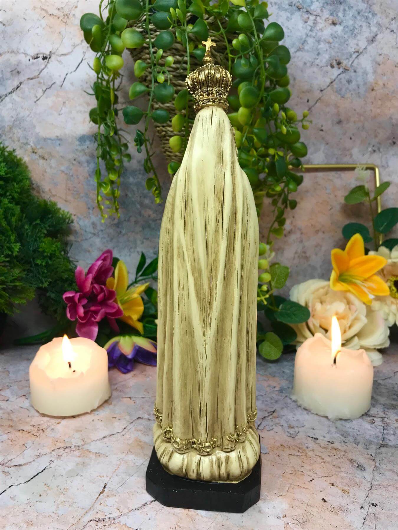 Blessed Virgin Mary Our Lady of Fatima Statue Ornament Resin Figurine for Home Chapel Religious SculptureHand-cast resin Fatima statue, 26.5 cm tall. Perfect for home, chapel, or as a special gift. Individually hand-finished by artisans. Brand new and box