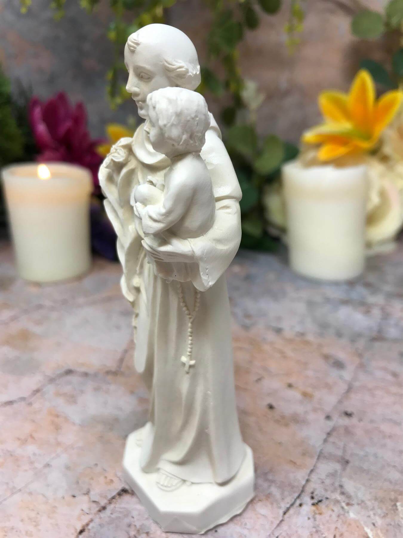 St Anthony with Baby Jesus Statue Religious Ornament Sculpture Catholic FigureSize 13 cm.Hand made from quality designer resin.The item comes packed in its own boxOsiris Craftworks