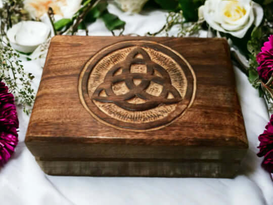 Hand-Carved Celtic Triquetra Wooden Tarot Box – Wiccan Pagan Keepsake,  Engraved Spiritual Storage for Tarot Cards