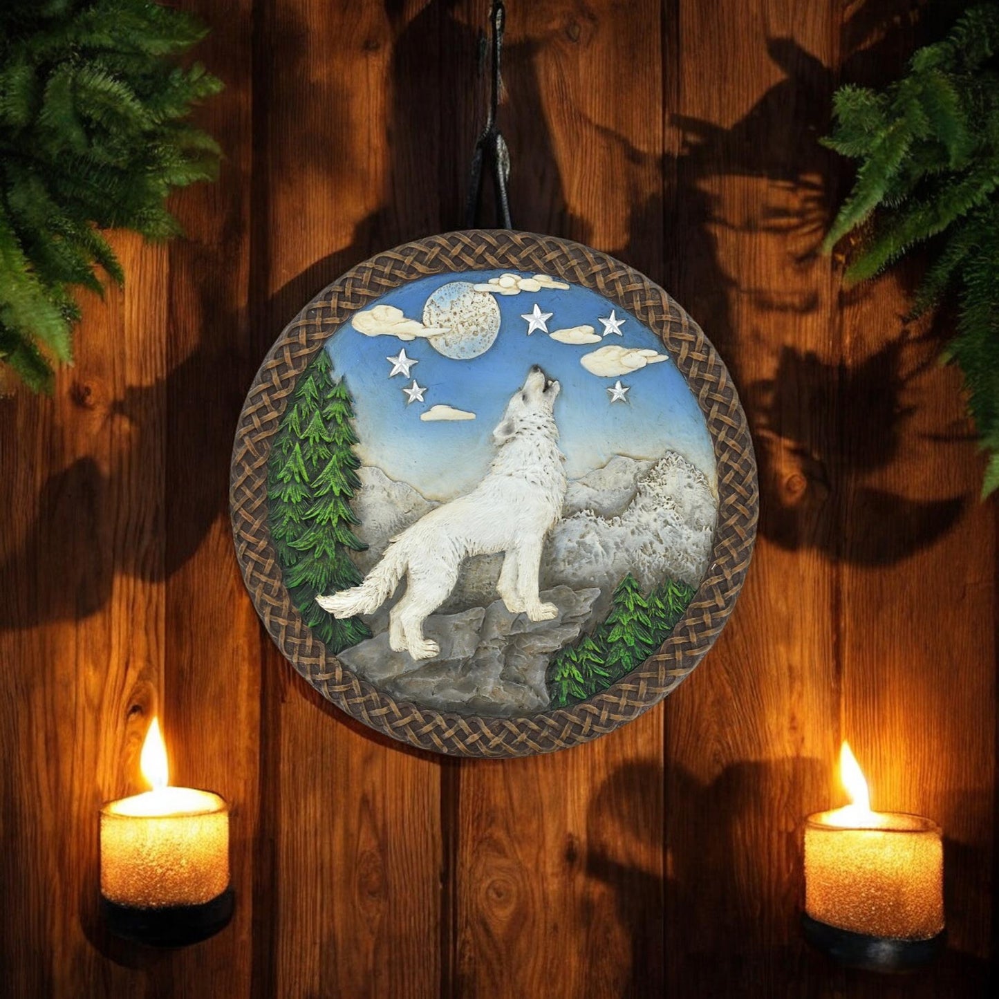 White Wolf Wall Plaque 19.5cm - Stunning Howling Wolf Moon Scene Decor - Nature-Inspired Wall Art