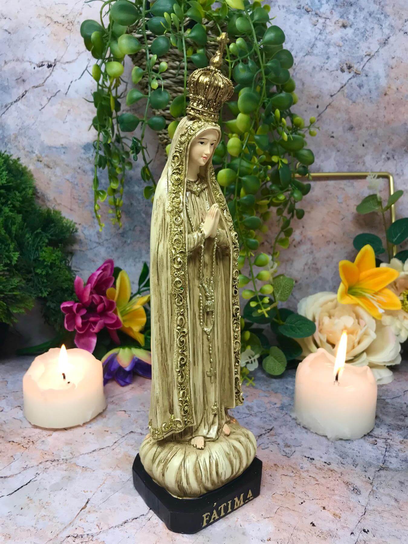 Blessed Virgin Mary Our Lady of Fatima Statue Ornament Resin Figurine for Home Chapel Religious SculptureHand-cast resin Fatima statue, 26.5 cm tall. Perfect for home, chapel, or as a special gift. Individually hand-finished by artisans. Brand new and box