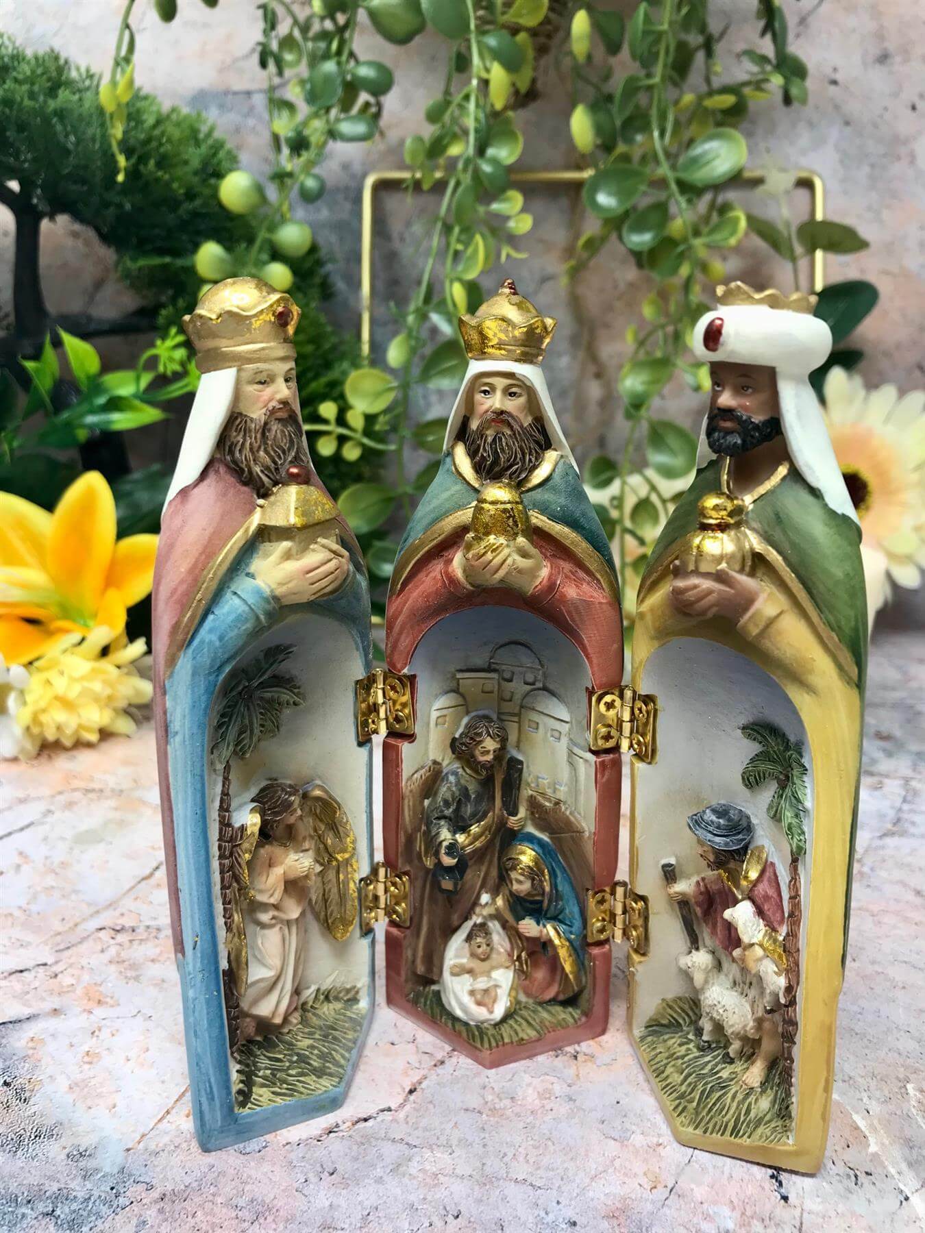 Nativity Triptych Religious Ornament Figurine Statue Symbol Worship ChristmasHand-cast nativity triptych, ideal for home decor or as a special gift. Crafted from high-quality resin and individually hand-finished. Brand new and boxed.Osiris Craftworks