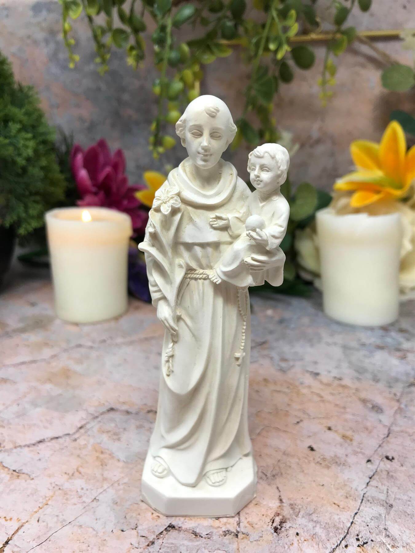 St Anthony with Baby Jesus Statue Religious Ornament Sculpture Catholic FigureSize 13 cm.Hand made from quality designer resin.The item comes packed in its own boxOsiris Craftworks