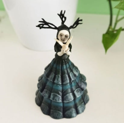 Halloween Witch Figurine Statue Resin Creepy Witch Sculptures Garden