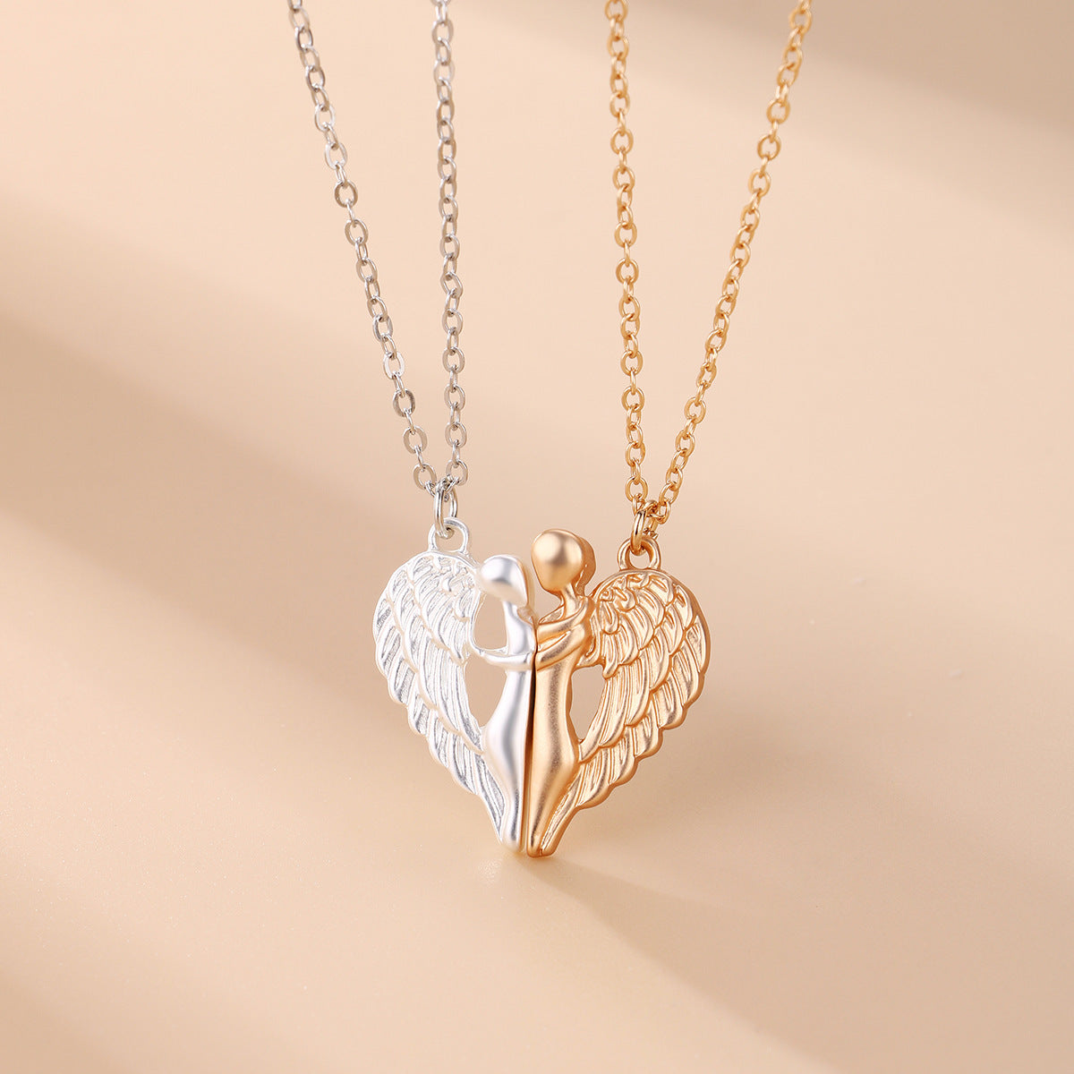 Two Novel Angel Wing Magnetic Couple Necklaces In Different Colors Can Also Be Jewelry For Good Friend To Commemorate Friendship