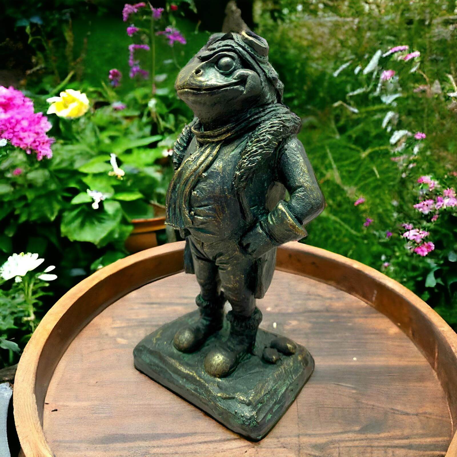 Charming Toad Gentleman Statue - Whimsical 17.5cm Resin Toad Figurine, Indoor/Outdoor Garden Decor, Dapper Amphibian Sculpture, Unique Home Accent-Osiris Craftworks