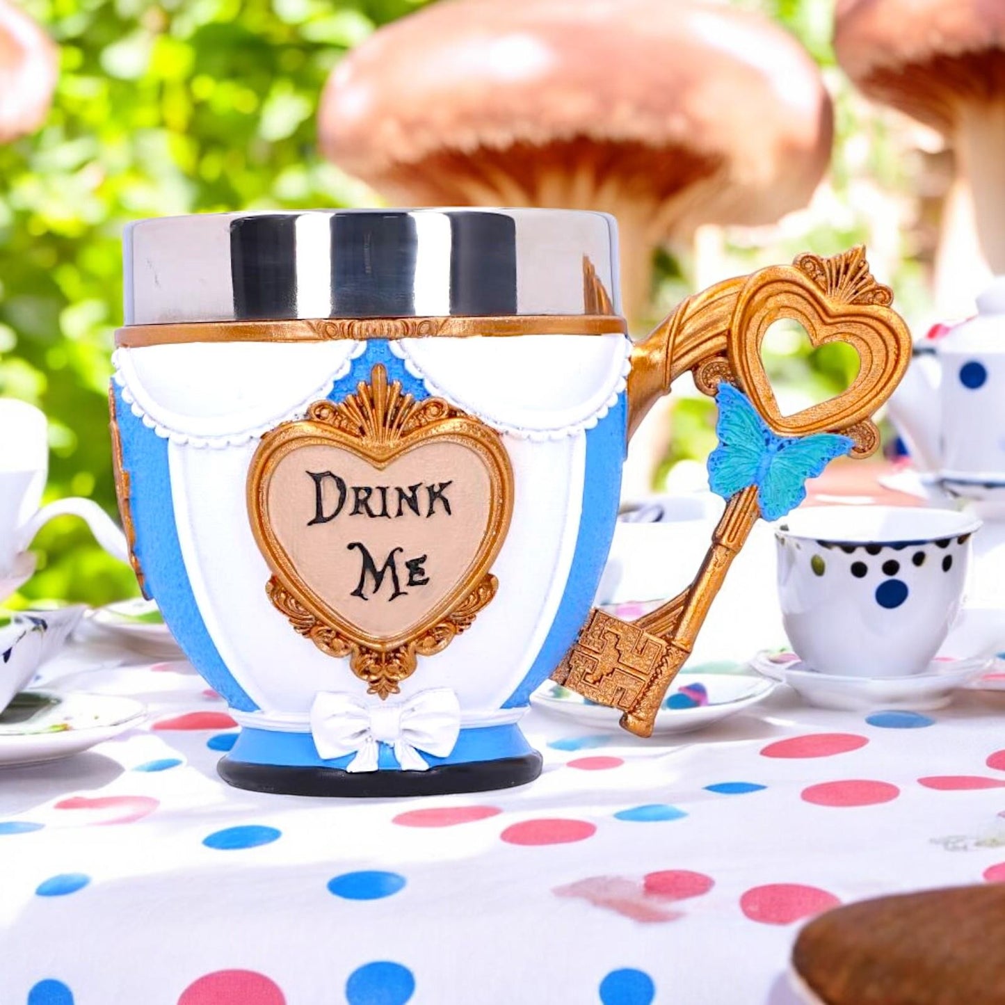 Pinky's Up Alice "Drink Me" Cup 11cm - Exclusive Nemesis Now Collection