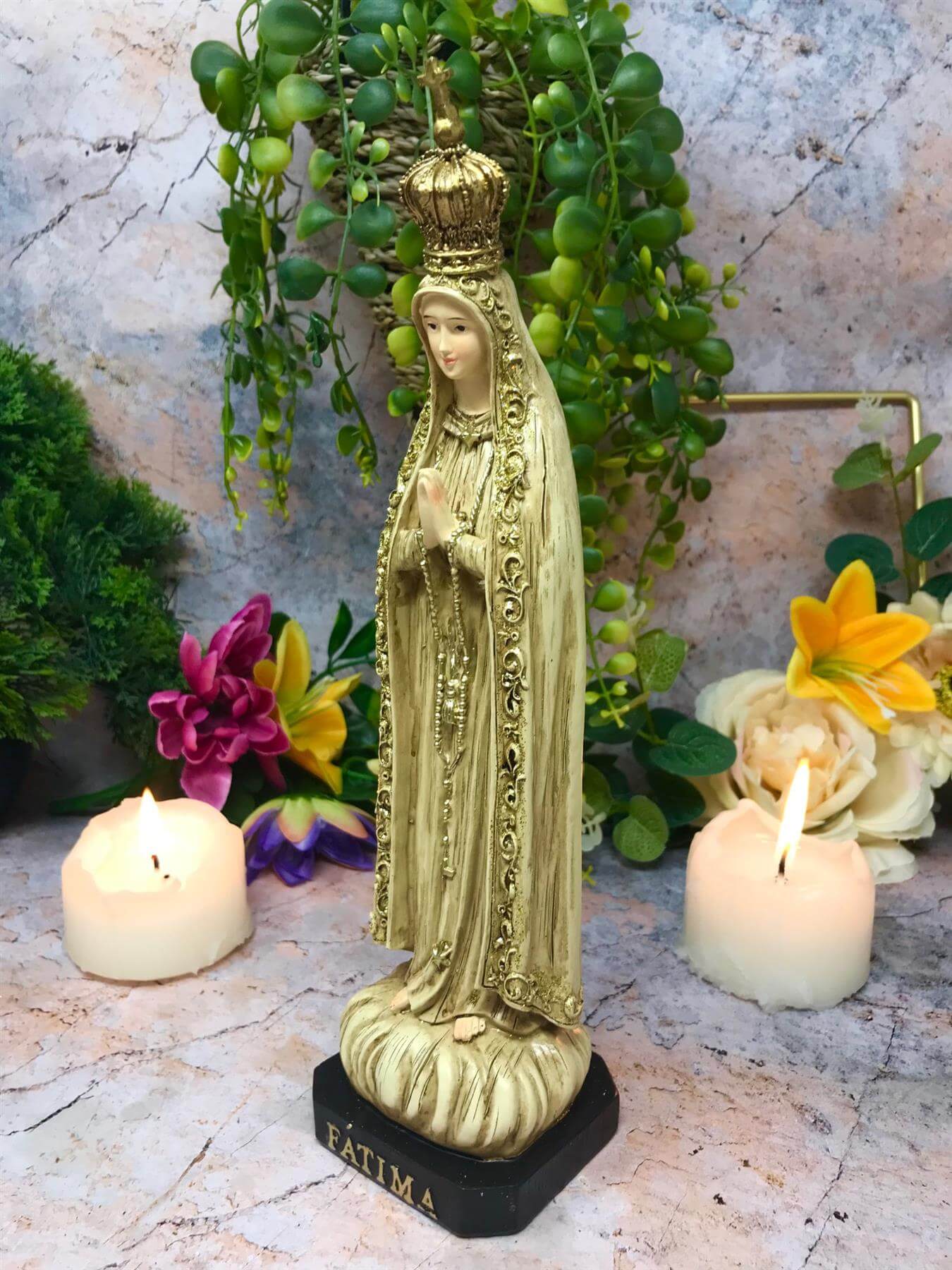 Blessed Virgin Mary Our Lady of Fatima Statue Ornament Resin Figurine for Home Chapel Religious SculptureHand-cast resin Fatima statue, 26.5 cm tall. Perfect for home, chapel, or as a special gift. Individually hand-finished by artisans. Brand new and box