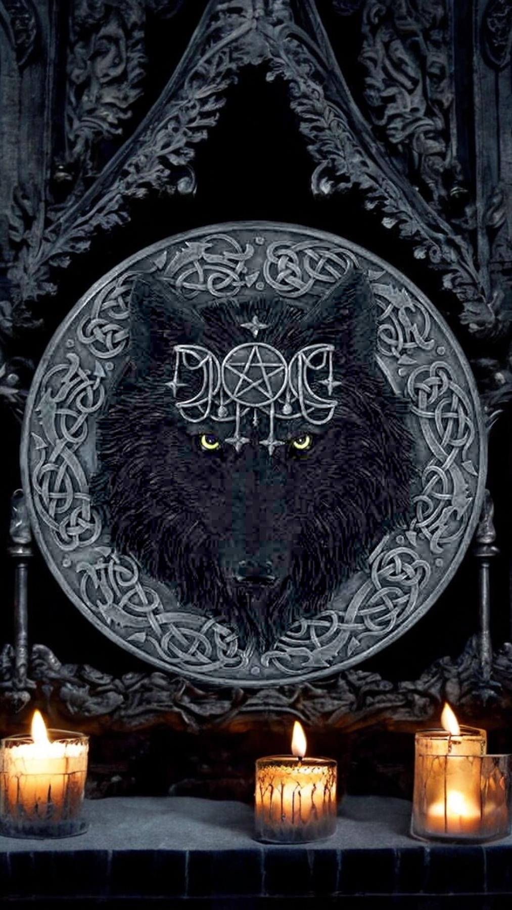 Black Wolf Celtic Pagan Wall Hanging Resin Plaque - Mystical Wiccan Home Decor 20cm