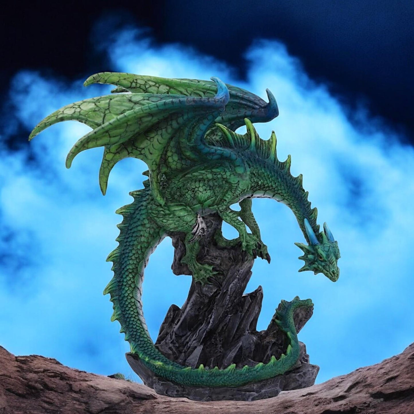 Mythical Green Dragon Sculpture – Expertly Crafted Fantasy Collectible Statue 21cm