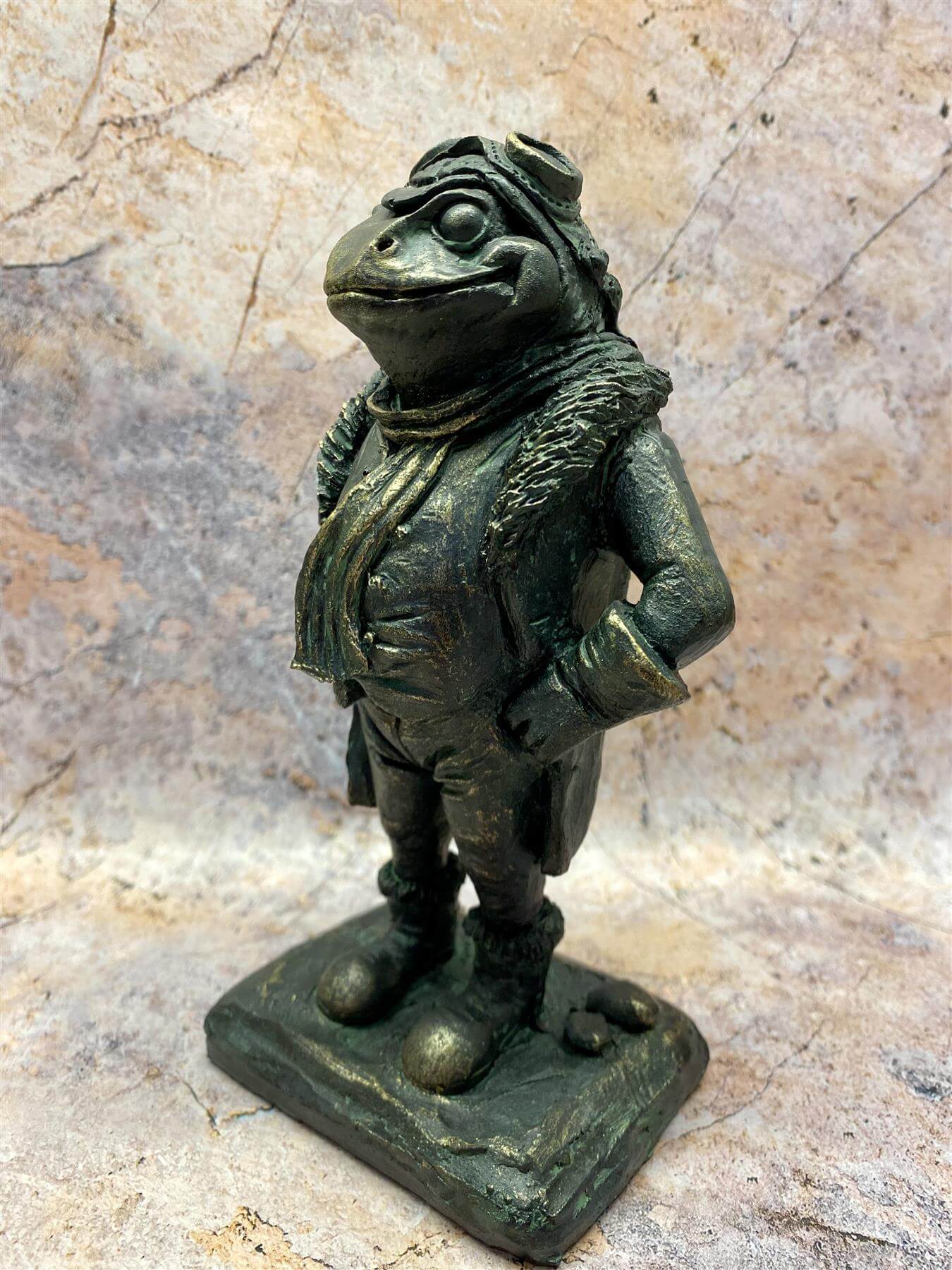 Charming Toad Gentleman Statue - Whimsical 17.5cm Resin Toad Figurine, Indoor/Outdoor Garden Decor, Dapper Amphibian Sculpture, Unique Home Accent-Osiris Craftworks