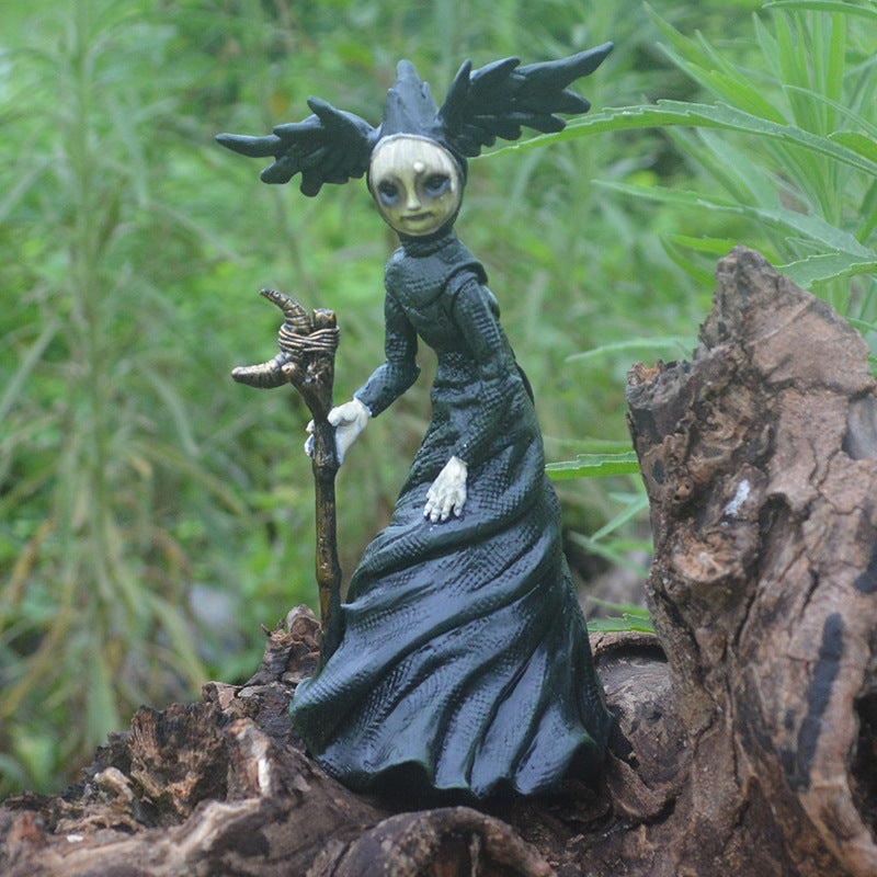 Halloween Witch Figurine Statue Resin Creepy Witch Sculptures Garden