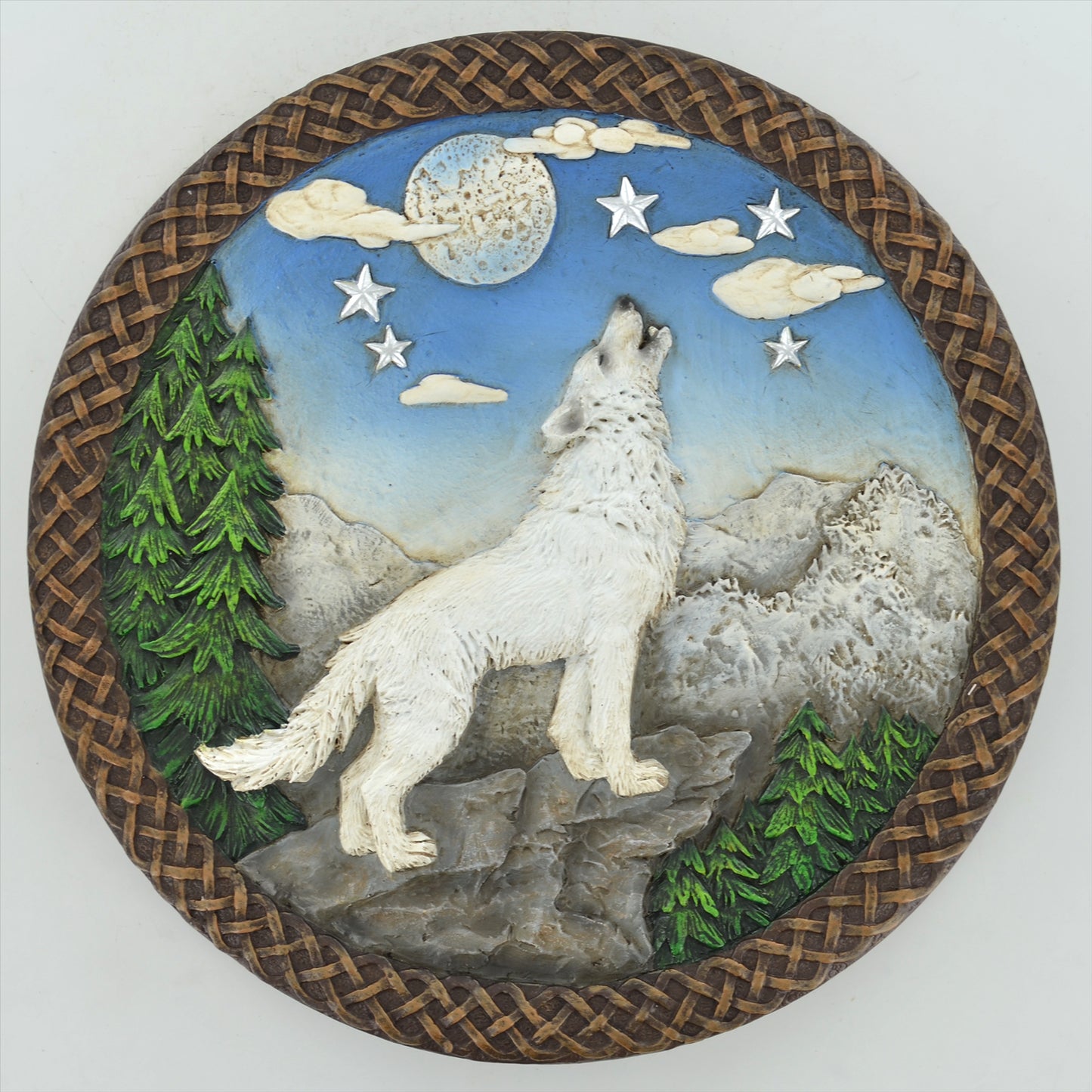 White Wolf Wall Plaque 19.5cm - Stunning Howling Wolf Moon Scene Decor - Nature-Inspired Wall Art