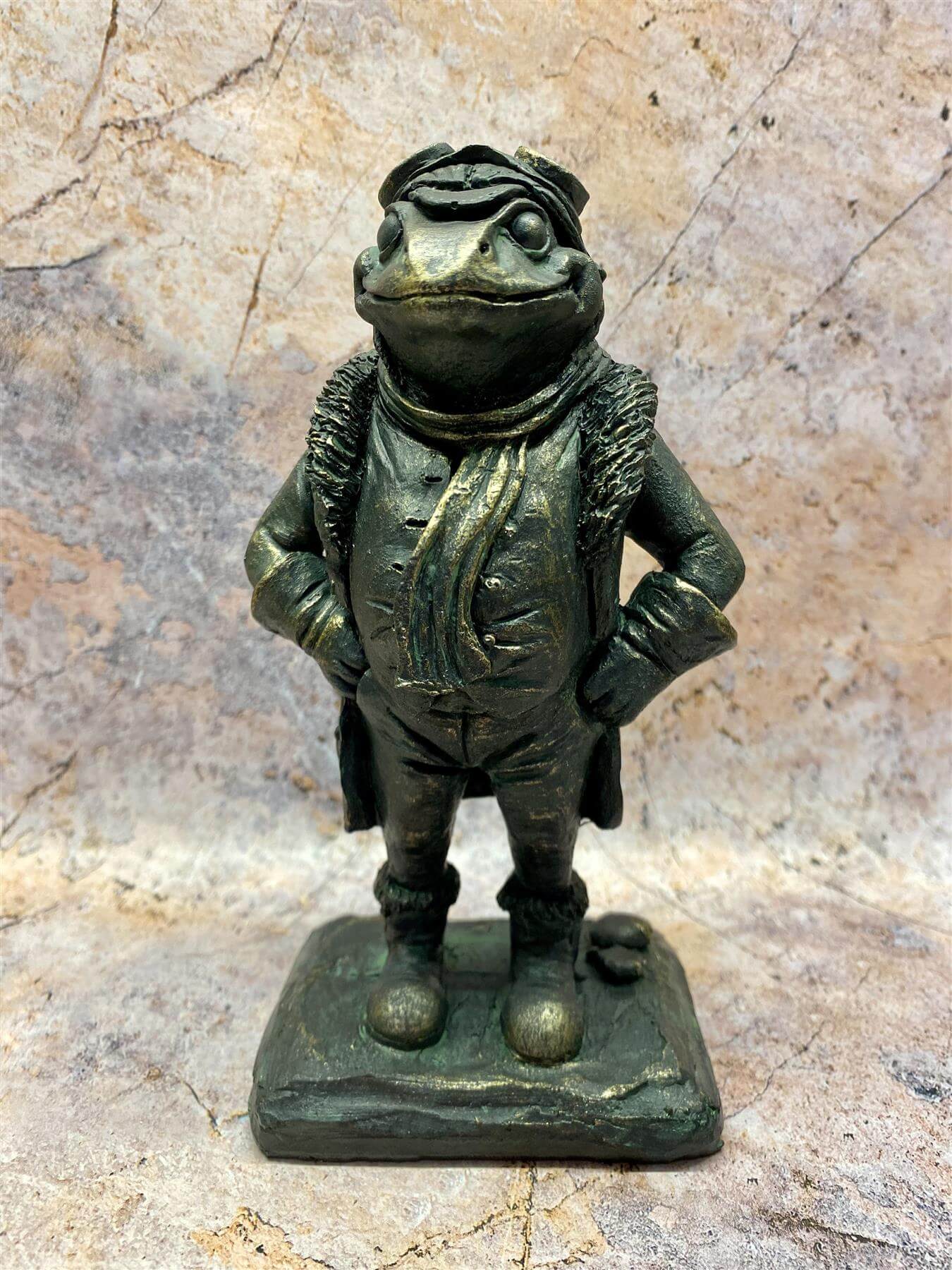 Charming Toad Gentleman Statue - Whimsical 17.5cm Resin Toad Figurine, Indoor/Outdoor Garden Decor, Dapper Amphibian Sculpture, Unique Home Accent-Osiris Craftworks