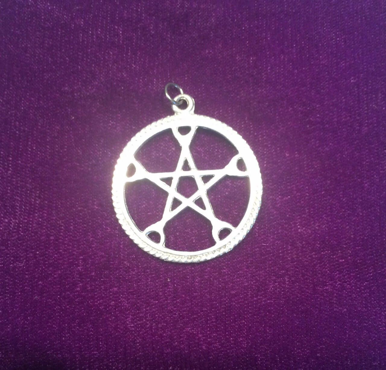 Pendentif amulette talisman pentacle et croissant de lune