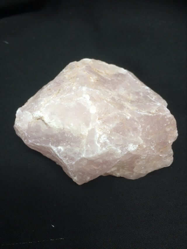 Spécimen de cristal de quartz rose brut moyen, groupe de minéraux de guérison, pierre précieuse métaphysique naturelle