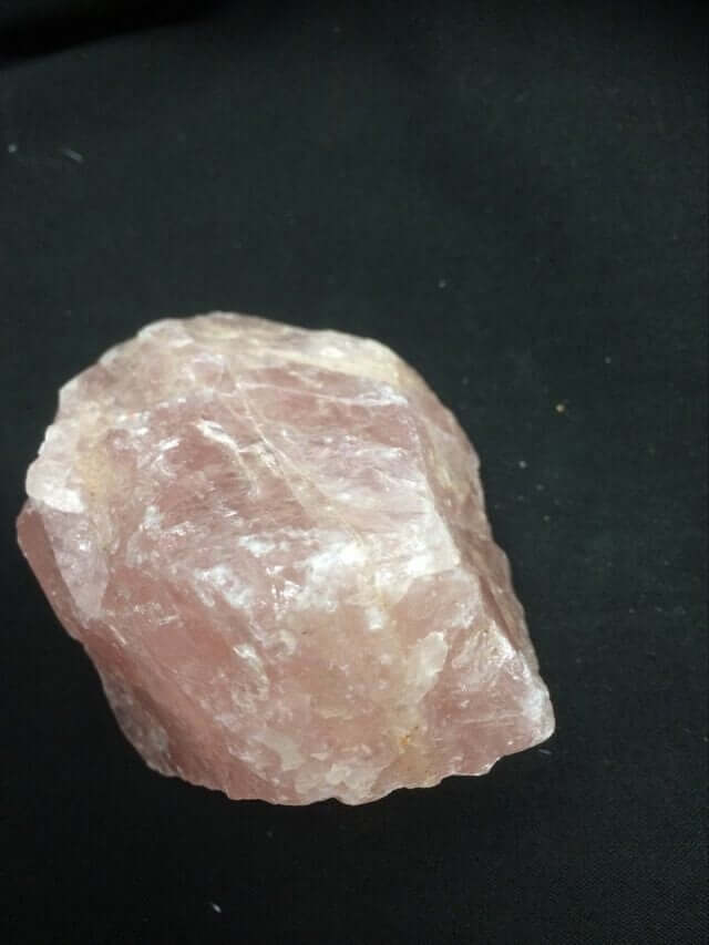 Spécimen de cristal de quartz rose brut moyen, groupe de minéraux de guérison, pierre précieuse métaphysique naturelle