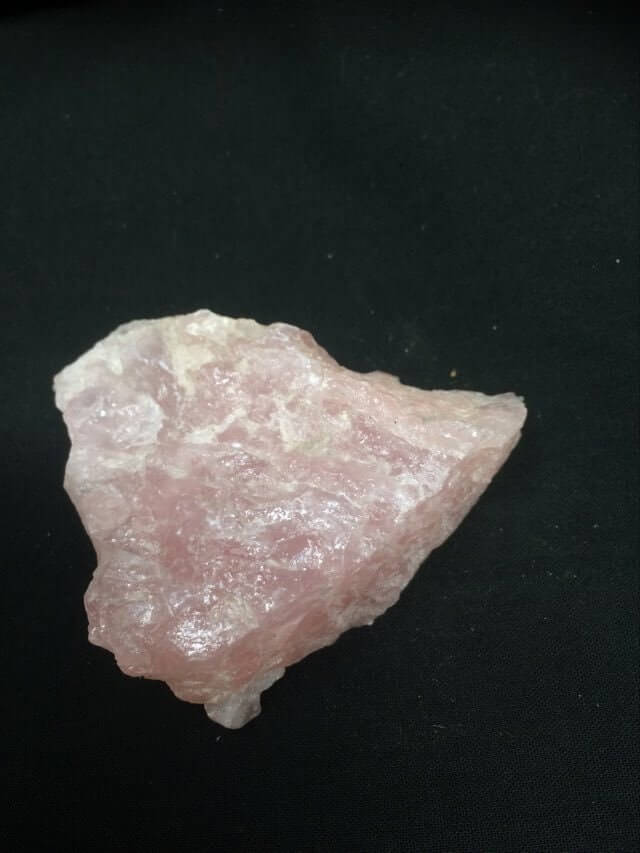 Petit spécimen de cristal brut de quartz rose, amas minéral de guérison, pierre précieuse métaphysique naturelle