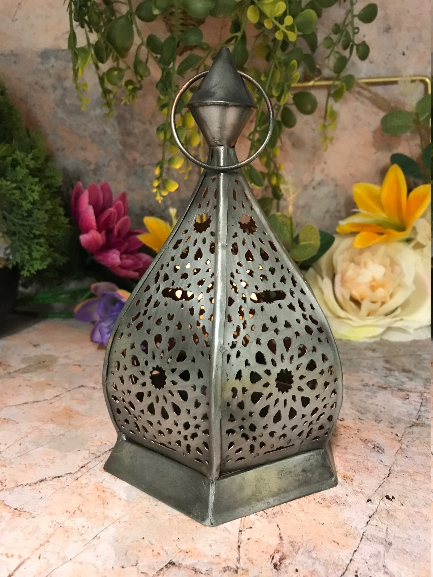 Elegant Moroccan Tea Light Holder: Exquisite Iron Lantern for Cozy Home Decor and Candlelight Ambiance