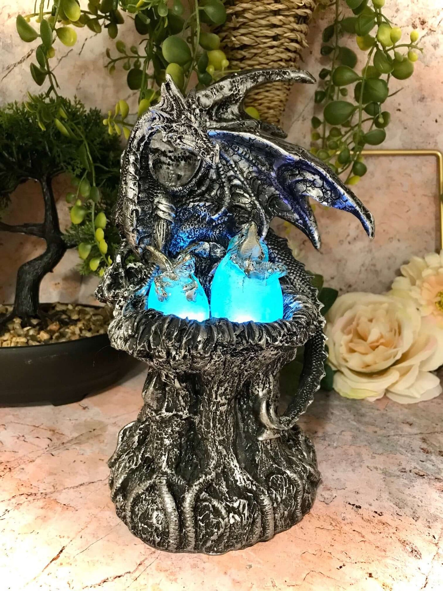 Exquisites Drachenornament – ​​aufwendig gefertigte mythische Skulptur für einen Hauch von Fantasy-Charme, LED-Licht