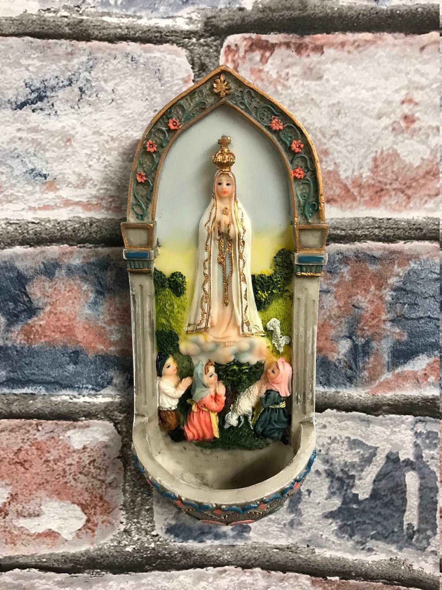 Blessed Virgin Mary Our Lady of Fatima Water Font Wall Plaque Statue Ornament Figurine for Home or Chapel 17 cm-Osiris Craftworks