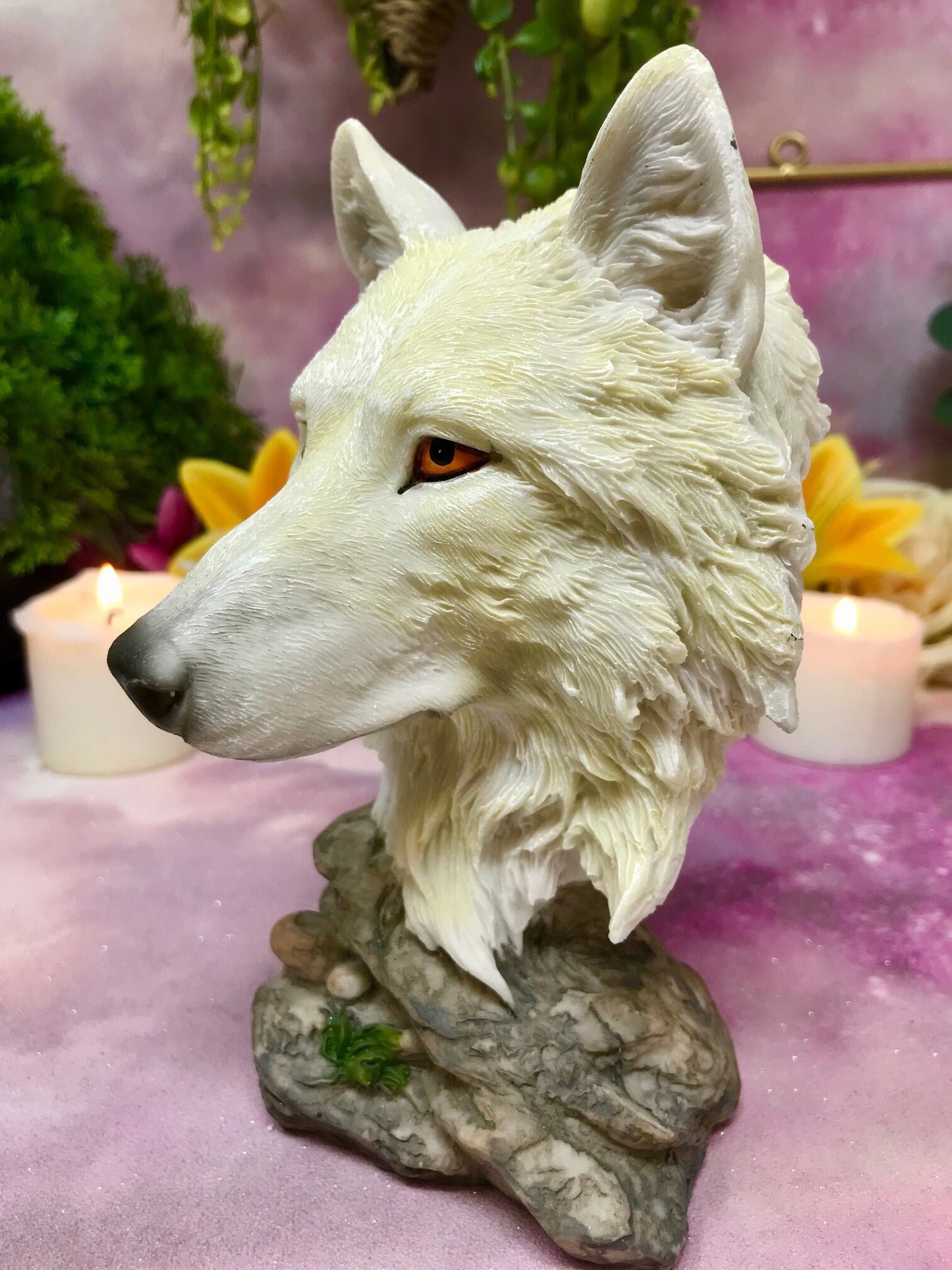 Wolf Bust Statue Noble Wolf Head Figurine Hand Painted Ornament Figurine