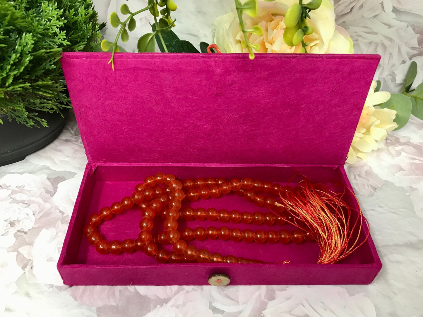 Perles de Mala orange rayonnantes | Perles de prière de méditation avec pompon rouge vif | Accessoire de yoga spirituel | Bijoux en pierres précieuses fabriqués à la main