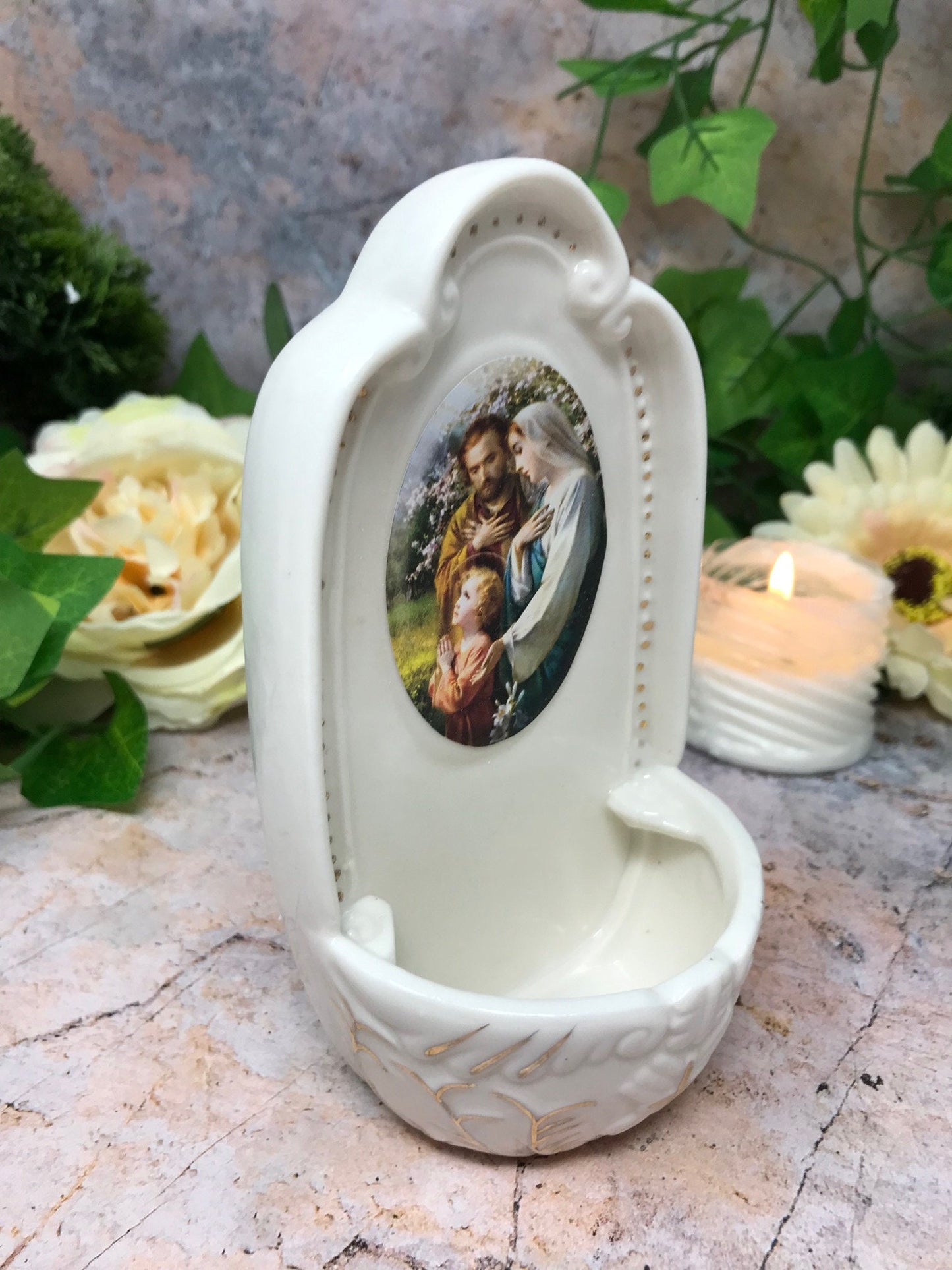 Porcelain Holy Family Holy Water Font - Religious Jesus Wall Decor - Serene Christian Baptismal Gift, Gold-Accented, 12.5cm-Osiris Craftworks