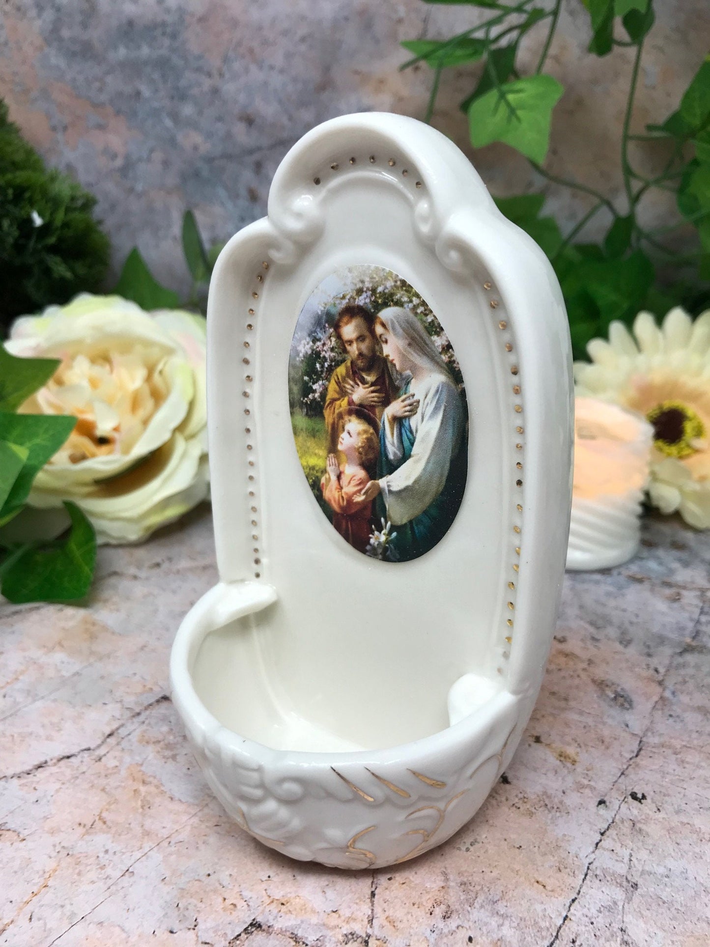 Porcelain Holy Family Holy Water Font - Religious Jesus Wall Decor - Serene Christian Baptismal Gift, Gold-Accented, 12.5cm-Osiris Craftworks