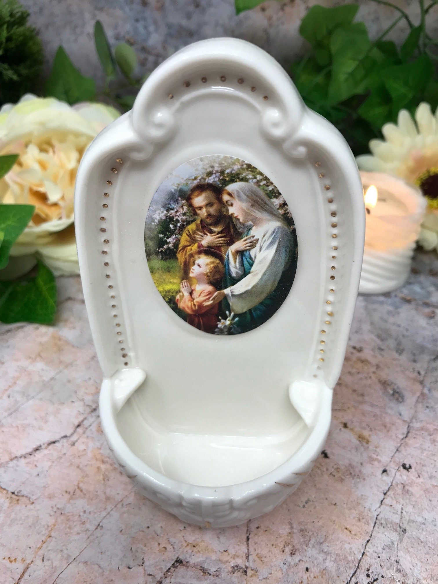 Porcelain Holy Family Holy Water Font - Religious Jesus Wall Decor - Serene Christian Baptismal Gift, Gold-Accented, 12.5cm-Osiris Craftworks