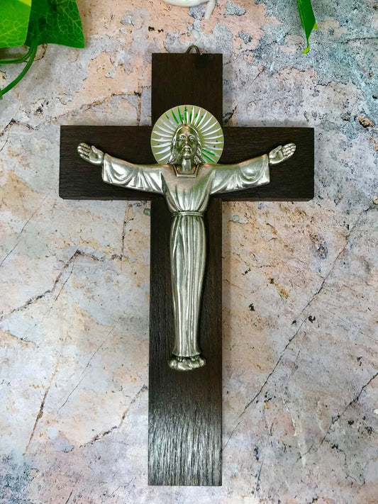 Timeless Crucifix Wall Cross - Exquisite Silver Metal Corpus Christi Jesus Christ Religious Decor - 20 cm-Osiris Craftworks