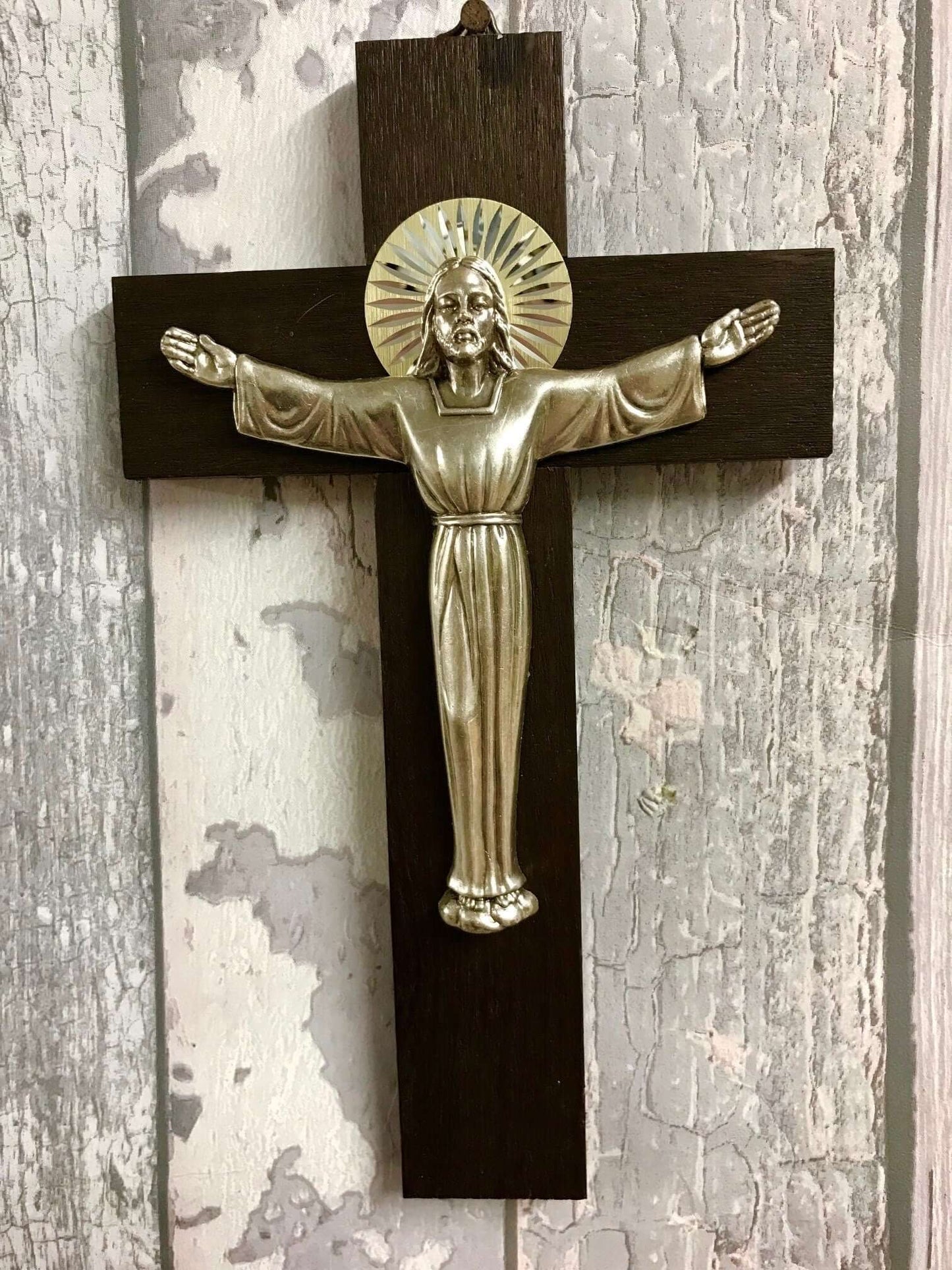 Timeless Crucifix Wall Cross - Exquisite Silver Metal Corpus Christi Jesus Christ Religious Decor - 20 cm-Osiris Craftworks