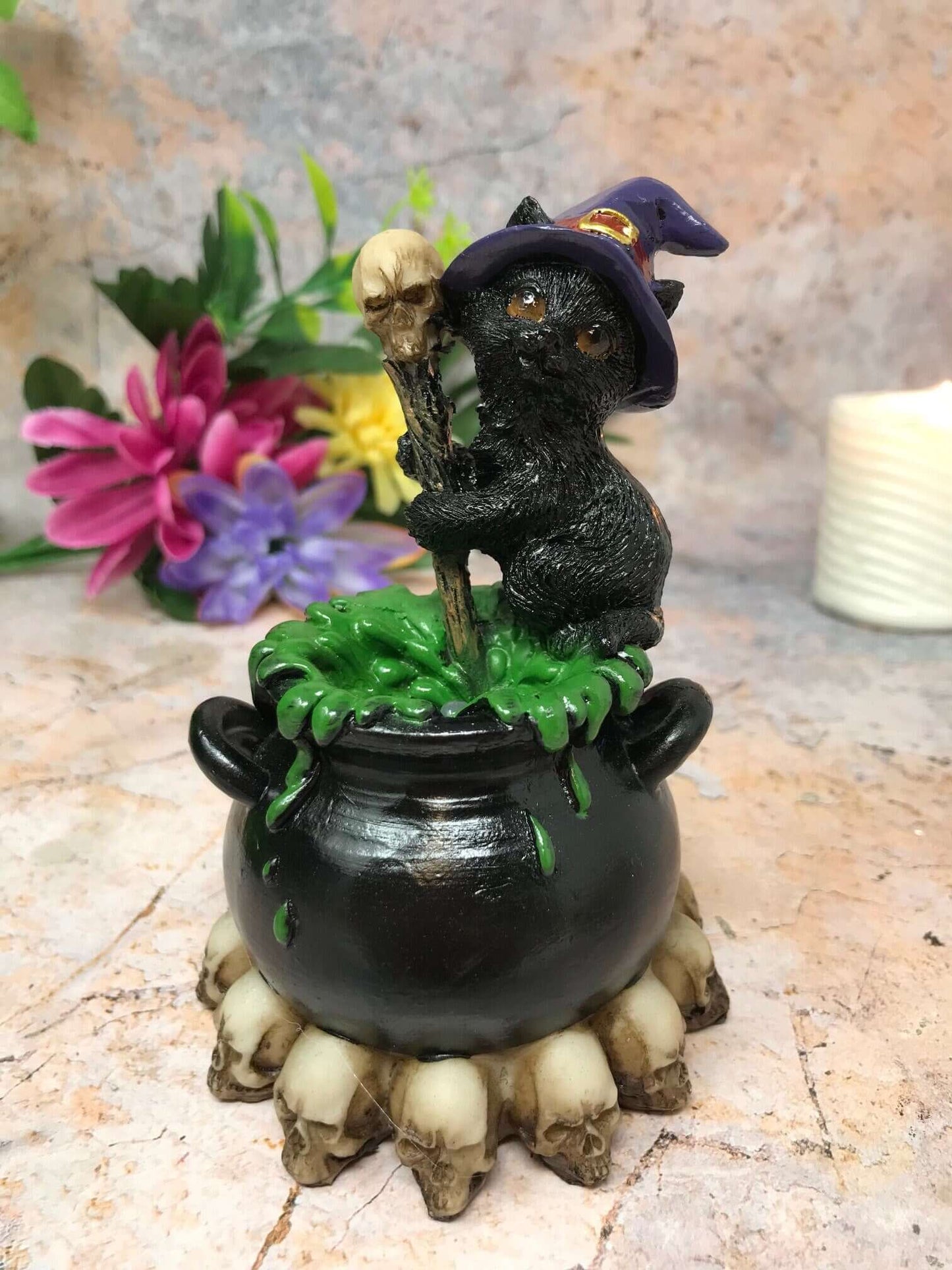 Witches Familiar Sculpture Comical Cat with Cauldron with Led Light Witch Witchcraft Spellcast Ornament Figurine-Osiris Craftworks