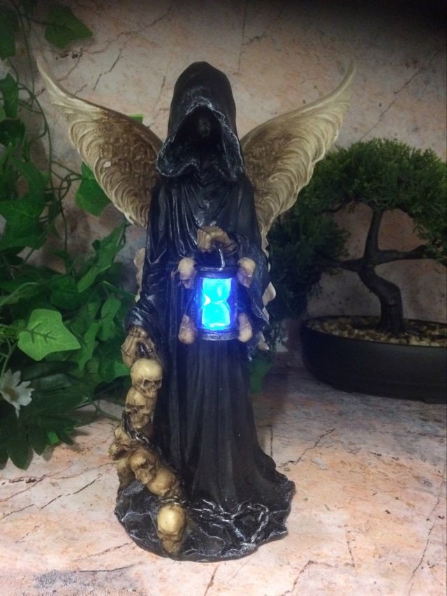 Dark Gothic Fallen Angel of Death Sculpture with LED Light Mythical Occult Grim Reaper Figure Halloween Decoration 26 cm-Osiris Craftworks