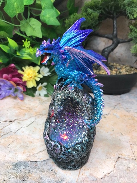 Blue Dragon Guardian of Geode Sculpture Statue Ornament with LED Light Dragons Collection 17 cm-Osiris Craftworks