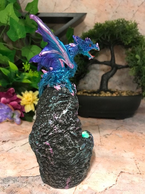 Blue Dragon Guardian of Geode Sculpture Statue Ornament with LED Light Dragons Collection 17 cm-Osiris Craftworks