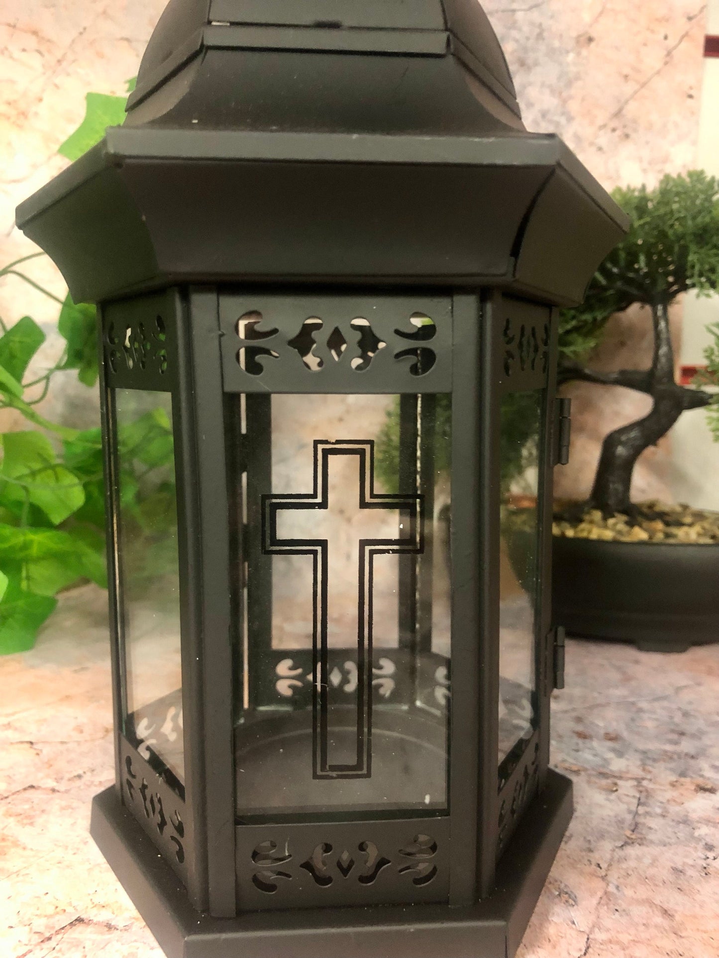 Intricate Glass and Metal Memorial Candle Holder for Graveside Commemoration